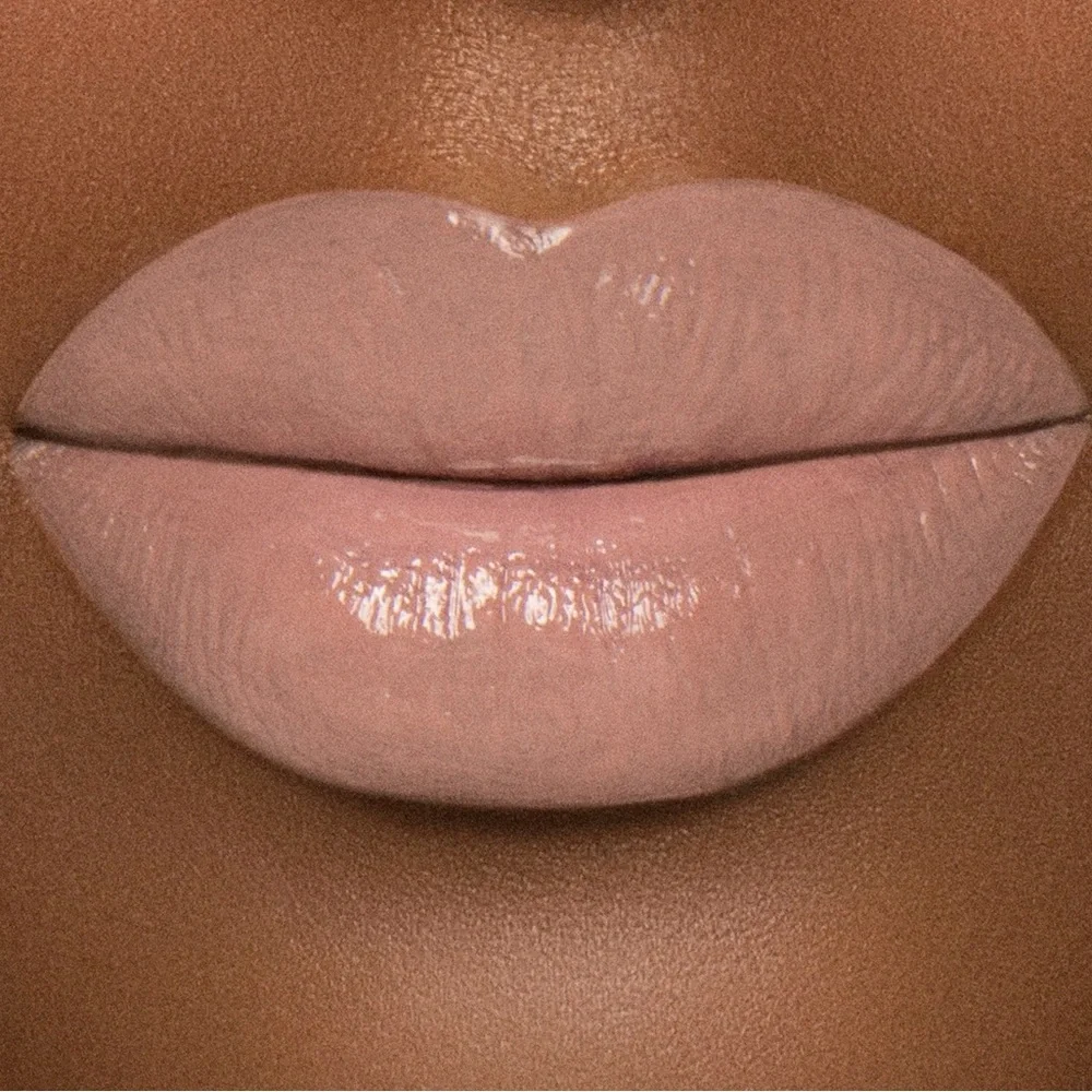Jeffree Star stay glossy